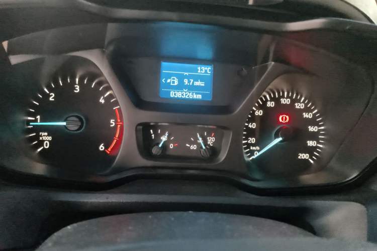 Used Ford Transit 2019 2.0T Diesel Multi-Purpose Commercial Vehicle Mid-Drive Mid-Roof 6-Seater China VI Standard
