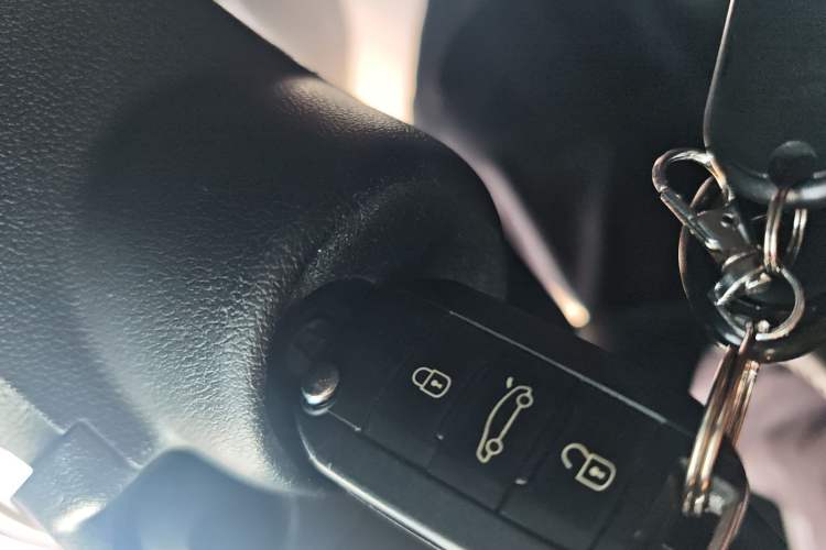 Used Peugeot 3008 2015 1.6THP Automatic Prestige Edition
