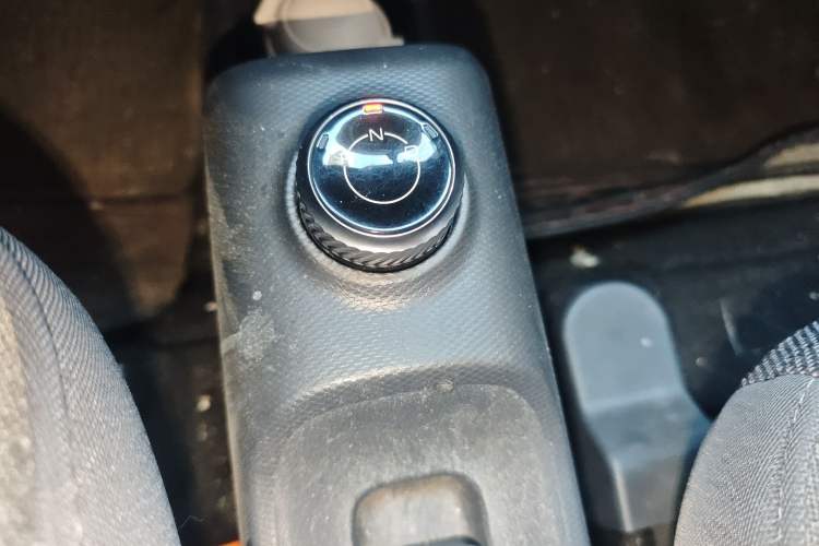 Used Wuling Zhiguang New Energy 2025 Standard Model Gear Lever