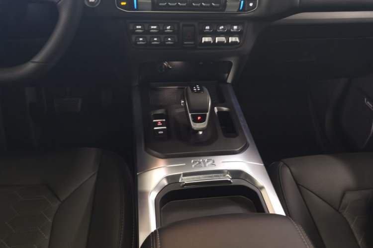 Used 212 T01 2025 2.0T Changfeng
