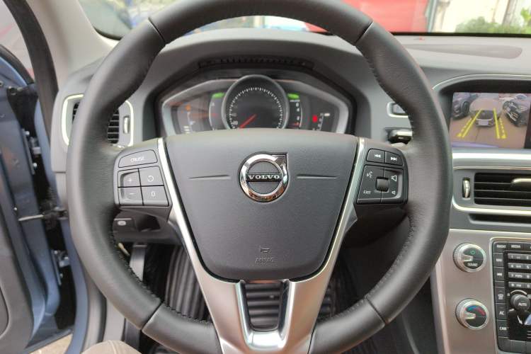 Used Volvo S60 2018 S60L T4 Smart & Ambitious Edition
