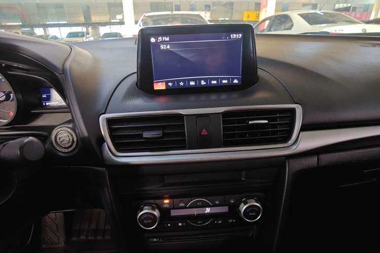 Used Mazda Mazda 3 Axela 2019 Cloud-Controlled Sedan 1.5L Automatic Luxury Model China VI Standard
