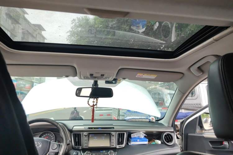 Used Toyota RAV4 2015 2.5L Automatic 4x4 Elite Edition
