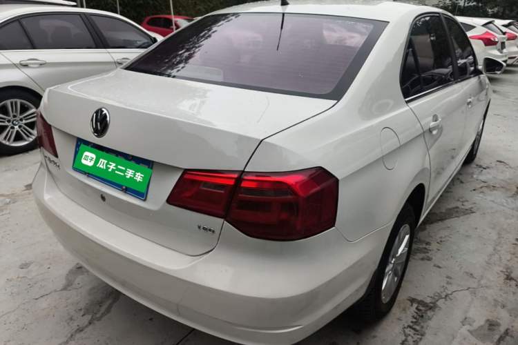Used Volkswagen Jetta 2015 Value Edition 1.6L Manual Fashionable Style
