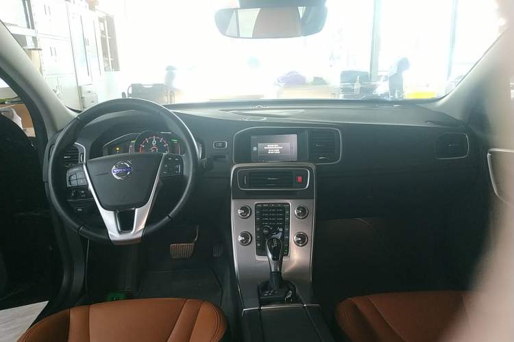 Used Volvo S60 2017 S60L T5 Intelligent Drive Edition Center Console