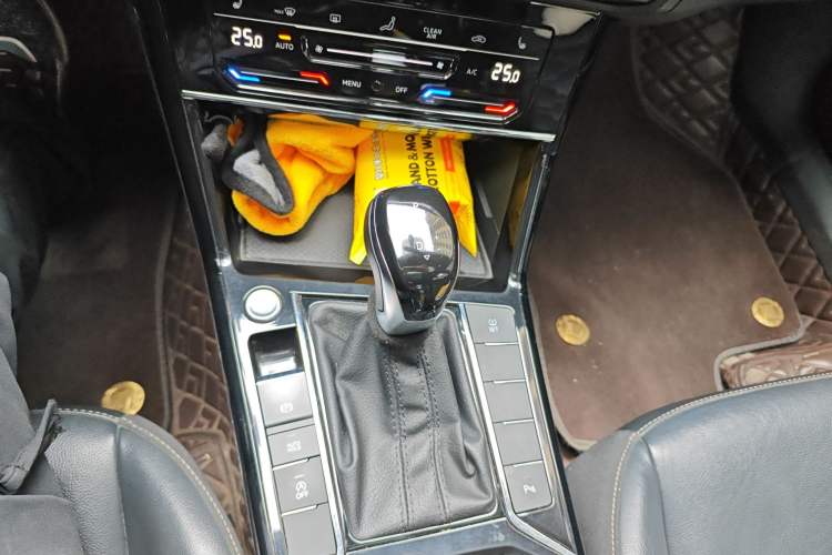 Used Volkswagen Passat 2020 330TSI Elite Edition China VI
