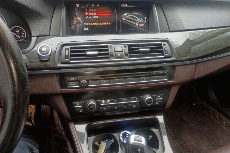 Used BMW 5 Series New Energy 2015 530Le Audio And AC Panel