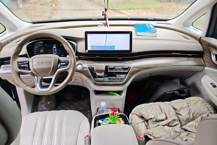 Used Roewe iMAX8 2023 400TGI Comfort Edition
