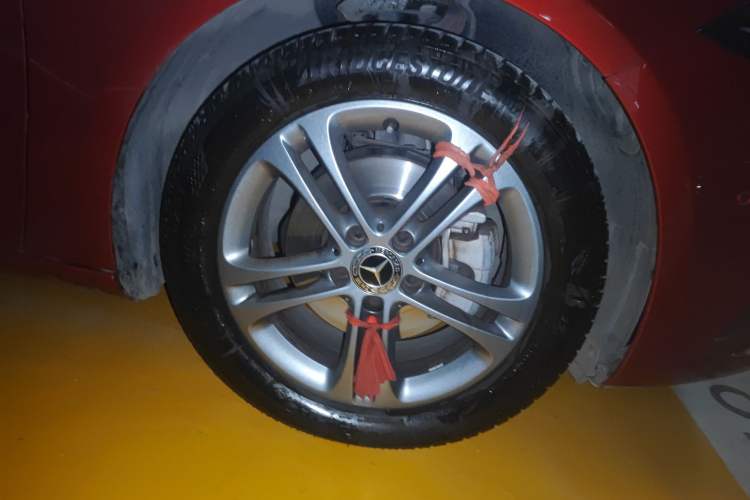 Used Mercedes-Benz A-Class 2019 A 200 L Right Front Wheel Hub