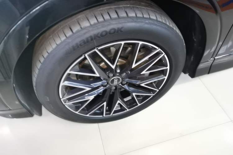 Used Audi Q5 e-tron 2023 40 e-tron Starry Edition Mecha Kit Left Front Wheel Hub