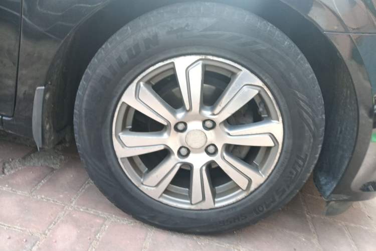 Used Chevrolet Aveo Sonic 2014 Sedan 1.4 SL MT Comfort Edition
