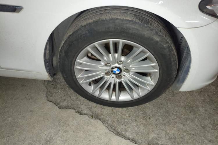 Used BMW 5 Series 2014 525Li Leading Model Right Front Wheel Hub