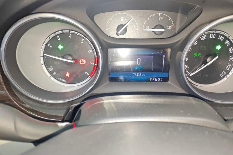 Used Buick Verano 2018 Sedan 15S Automatic Leading Model Odometer Close Up