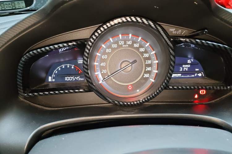 Used Mazda 3 Axela 2016 Sedan 1.5L Manual Luxury Model