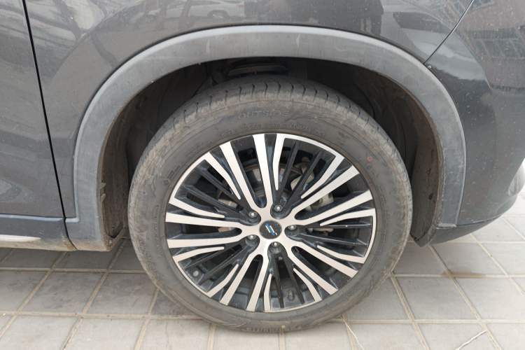 Used CHANGAN OSHAN X7 2020 1.5T Automatic Luxury Version Right Front Wheel Hub