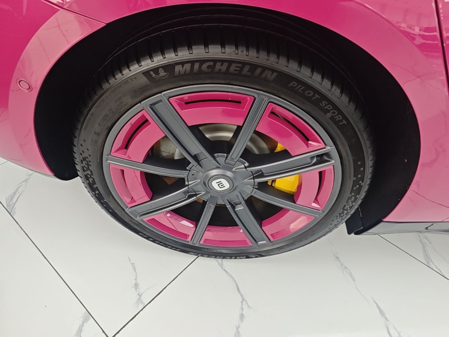 Xiaomi Auto SU7 2024 Rear-Drive Ultra-Long Range Advanced Pro-Level Intelligent Driving Version — снимка 11