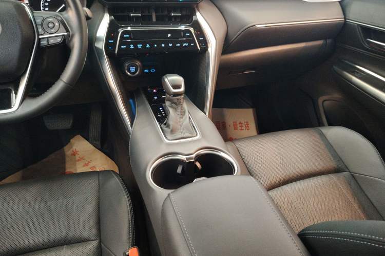 Used Toyota Harrier 2022 2.0L CVT Two-Wheel Drive Luxury Edition
