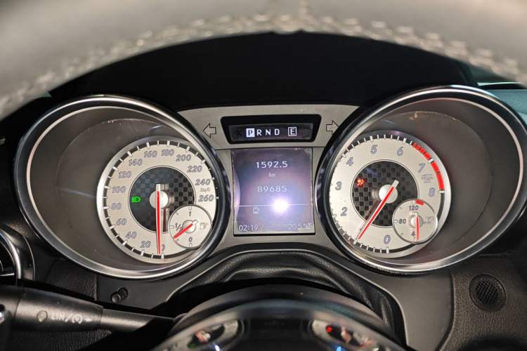 Used Mercedes-Benz SLK-Class 2011 SLK 200 Luxury Sports Model
