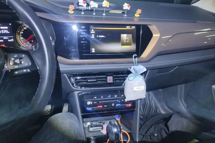 Used Volkswagen Tharu 2021 280TSI Two-Wheel Drive Comfort Edition Audio And AC Panel