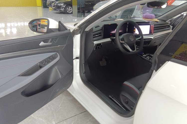 Used Volkswagen Lamando 2024 Lavida L 280TSI DSG Spicy Edition Driver Seat