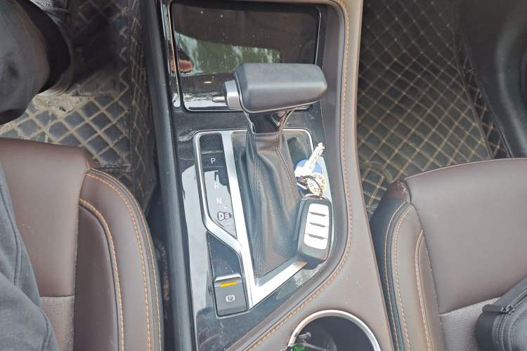 Used CHANGAN CS35PLUS 2018 1.6L Automatic Changlian Edition China V Standard Gear Lever