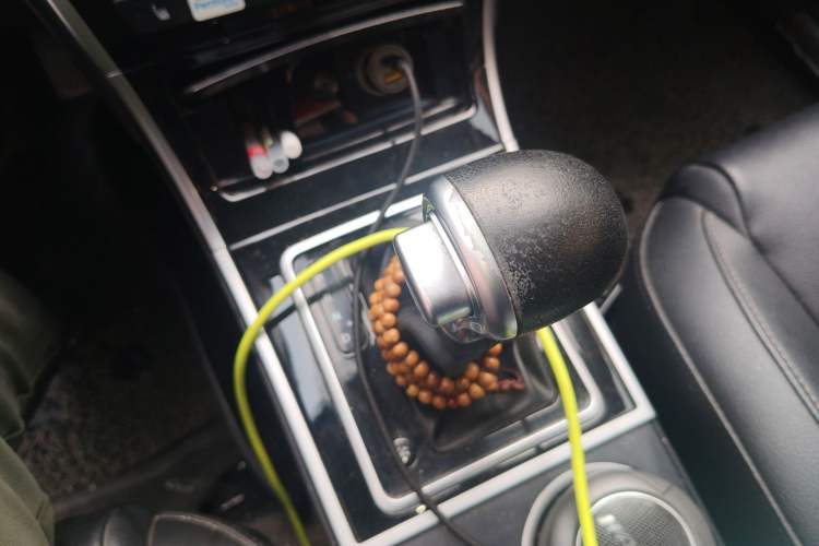 Used Haval H2 2016 Red-Label 1.5T Automatic Two-Wheel Drive Luxury Model Gear Lever