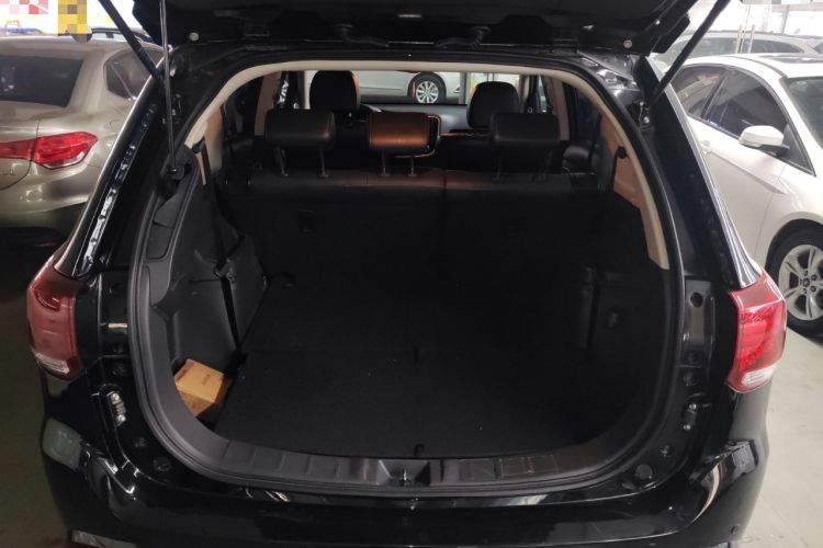 Used Mitsubishi Outlander 2021 2.4L 4x4 Zhi Xiang Edition 7 Seats