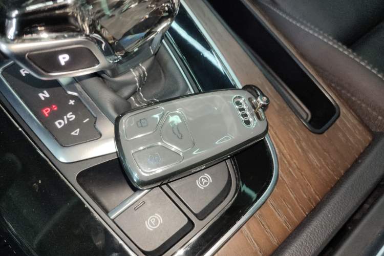 Used Audi Q5L 2022 Updated 45T Luxury Dynamic Version
