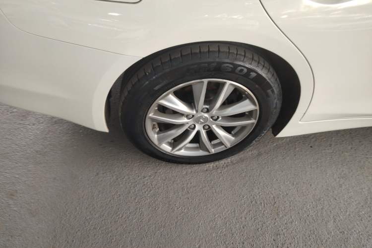 Used Infiniti Q50 2014 2.0T Comfort Edition
