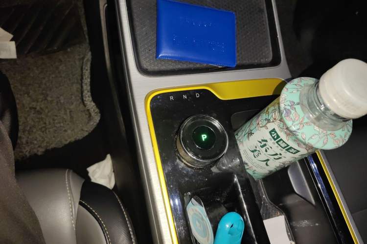 Used AION Y 2021 70 Intelligent Dynamic Edition Gear Lever