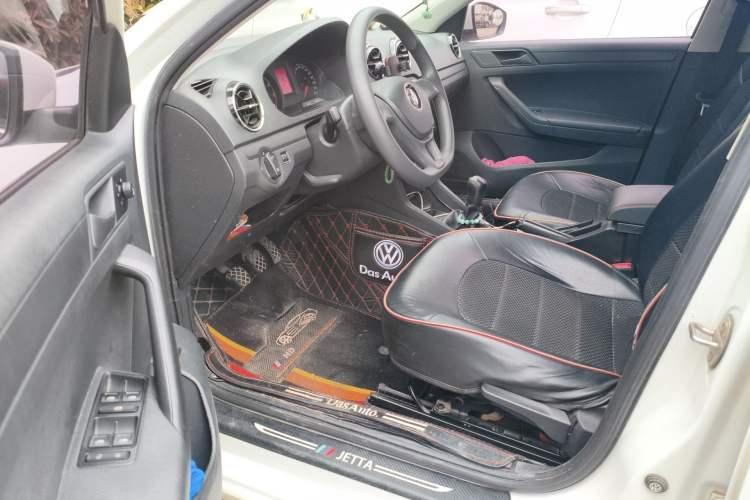 Used Volkswagen Jetta 2019 Dream Edition 1.5L Manual Fashion Version Driver Seat