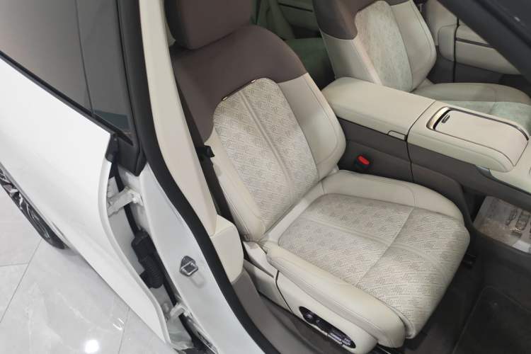 Used Zeekr 7X 2025 100kWh Long-Range All-Wheel Drive Intelligent Driving Version