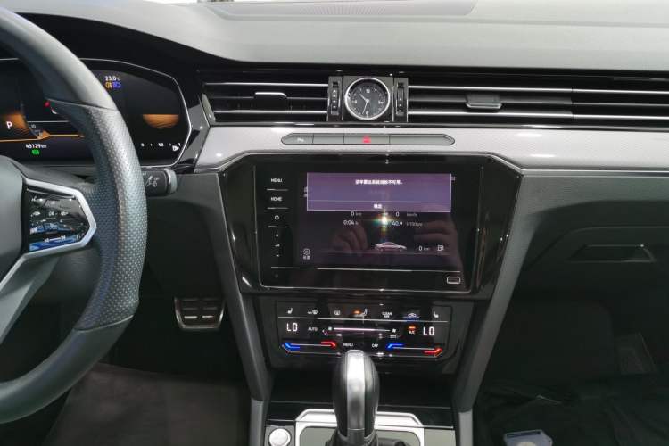 Used Volkswagen Magotan 2023 2 Million Units Limited Edition 330TSI DSG Leading Version
