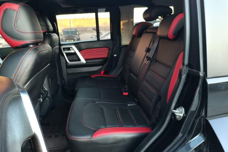 Used BAIC Off-Road BJ40 2018 PLUS 2.3T Automatic Four-Wheel Drive Premium Edition China V Left Rear Seat