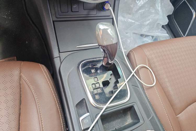 Used BYD S7 2016 2.0T Automatic Prestige Edition Gear Lever