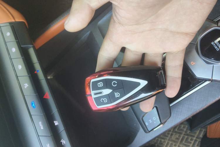 Used CHANGAN UNI-V 2023 1.5T Sport Edition
