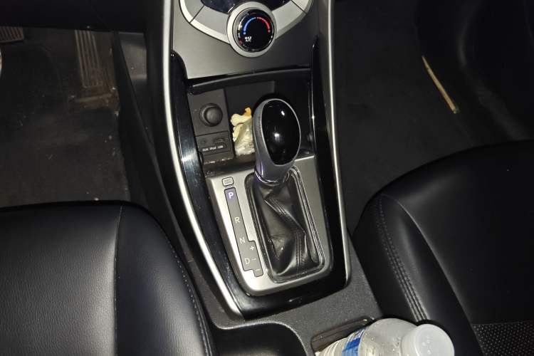 Used Hyundai Elantra (5th Generation / Langdong) 2012 1.6L Automatic Leading Model