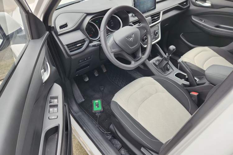 Used Wuling Hongguang S3 2019 1.5L Manual Standard Version China VI Standard Driver Seat