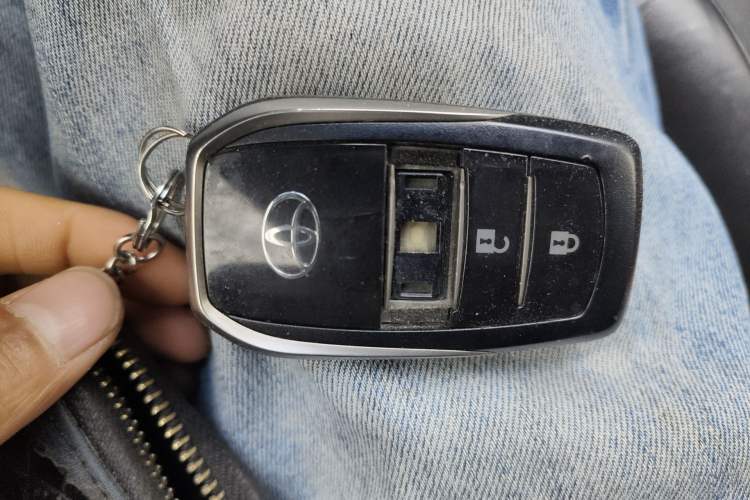 Used Toyota Prado 2016 2.7L Automatic Standard Edition Vehicle Key