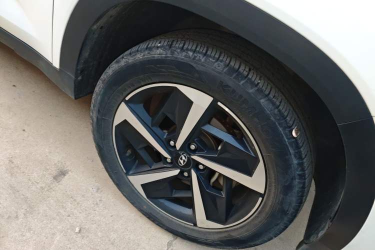 Used Hyundai ix35 2021 2.0L Automatic 2WD GLS Leading Edition Right Front Wheel Hub