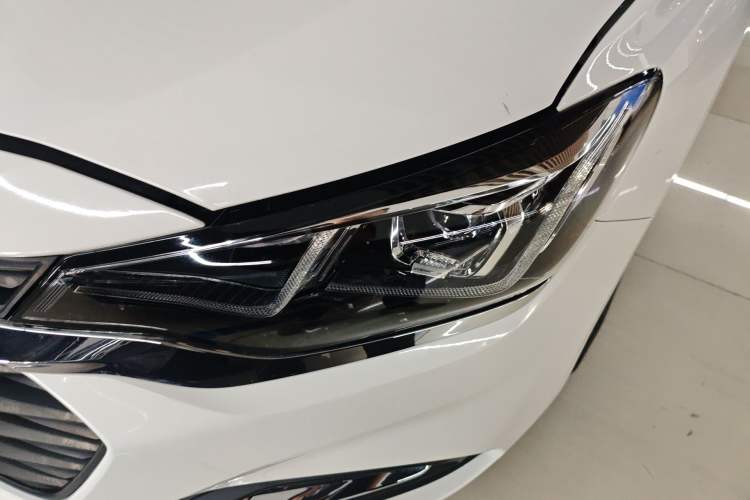 Used Chevrolet Monza 2022 320 Automatic Enjoyment Sunroof Version Left Front Headlight