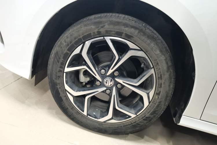 Used MG 5 2022 180 DVVT CVT Youth Luxury Edition
