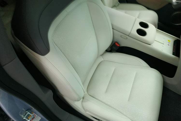 Used Avatr 06 2025 Pro Range-Extended Edition Right Front Seat