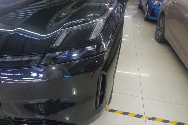 Used Lynk & Co 08 EM-P 2025 120km Long-Range Halo