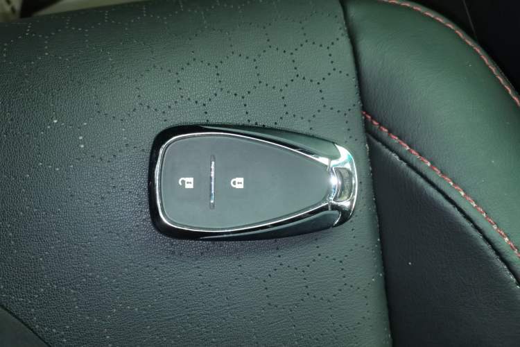 Used Chevrolet Orlando 2019 Redline 530T Automatic Enjoyment Version (5+2 Seating) China VI
