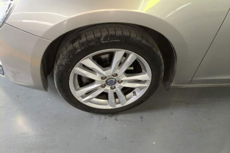 Used Volvo S60 2014 S60L 2.0T Zhiyuan Edition
