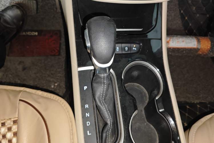 Used Buick Verano 2017 Sedan 15S Automatic Leading Model Gear Lever