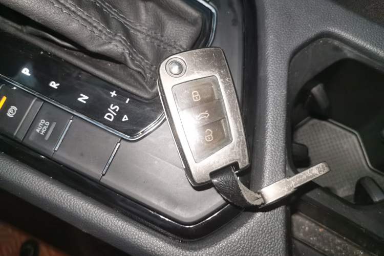 Used Volkswagen Tiguan L 2018 Revised Version 330TSI Automatic Two-Wheel Drive Comfort Edition Vehicle Key