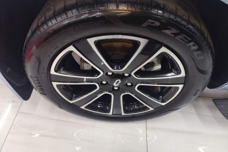 Used Hima AITO M7 2024 1.5T Four-Wheel Drive Plus Version 5 Seats Right Rear Wheel Hub