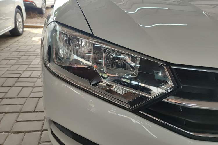 Used Volkswagen Bora 2019 Facelift Bora·Legend 1.5L Automatic Fashion Edition China VI Standard Right Front Headlight